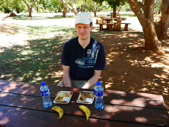 Frühstück bei den Potholes,erfolgreich verteidigt gegen die frechen Affen.