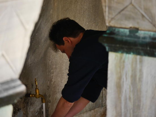 Händewaschen vorm Moschee Besuch - ganz wichtig!!