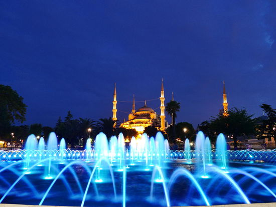 Blaue Moschee bei Nacht