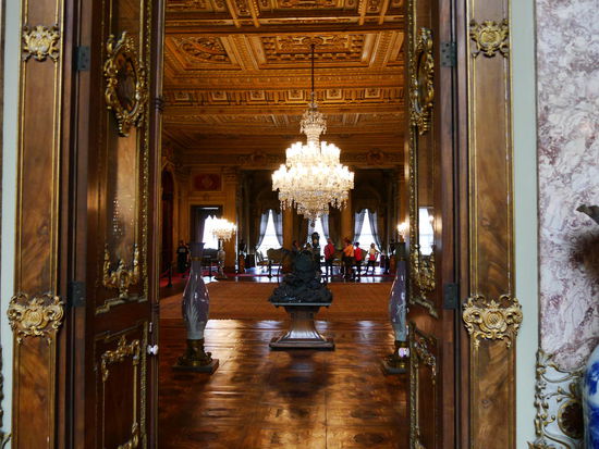 Irgendeiner der vielen prunkvollen Hallen