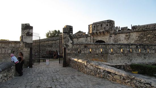 Die historische Festungsmauer von Campeche