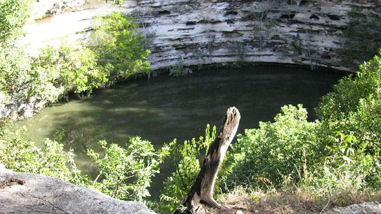Die Cenote de los Sacrificios