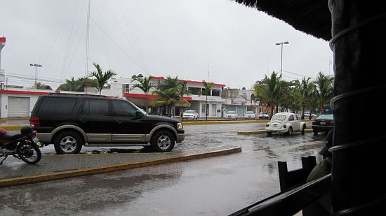 Mittagessens-Unterschlupf bei Regen