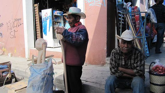 Und was machen eigentlich die Männer am Markttag? Chillen.