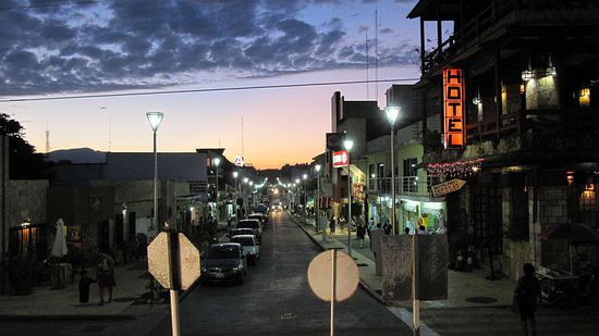 Die City von Palenque in der Dämmerung