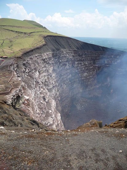 aktiver Krater des Vulkans Masaya
