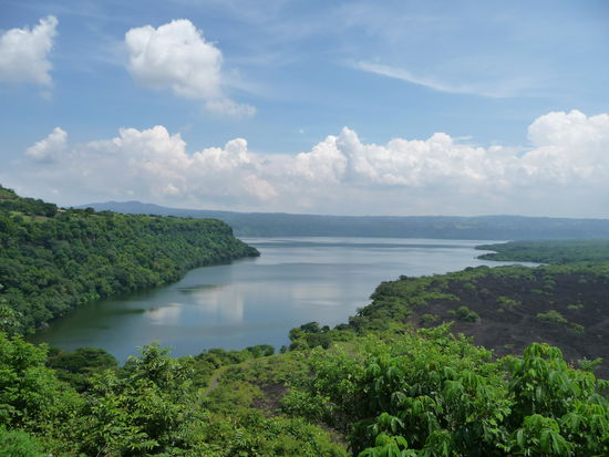 Blick vom Restaurant auf die Lagune des Vulkans Masaya