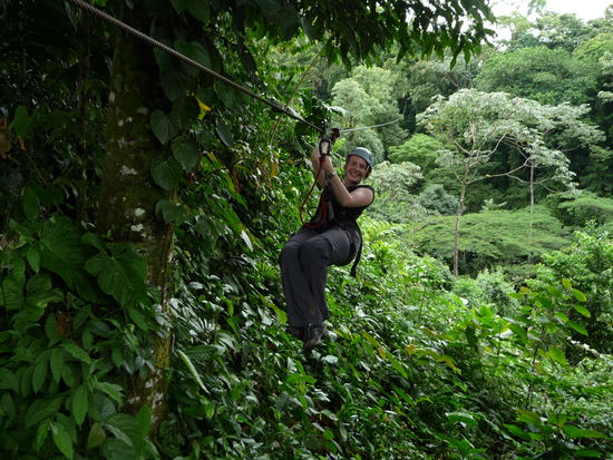 am Ende eines langen Drahtseils...