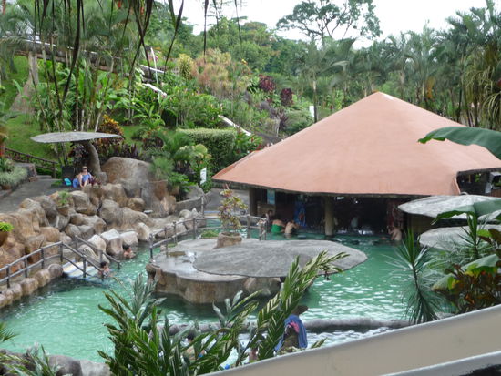 heiße Quelle mit Pool-Bar