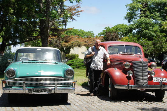 viele sehr alte Autosaus den 30-40er Jahren