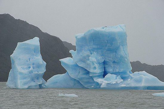 der erste Eisberg - beeindrukend 