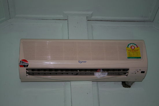 Die Aircondition...
...erwies sich als unabdingbar um Fieberzäpfchen zu kühlen und somit wieder "fest" zu machen, ungekühlt wurden sie bei der Hitze zu Brei