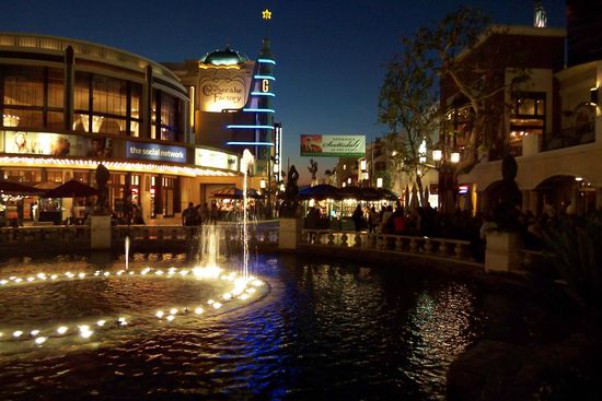 Einkaufspassage beim Farmers-Market