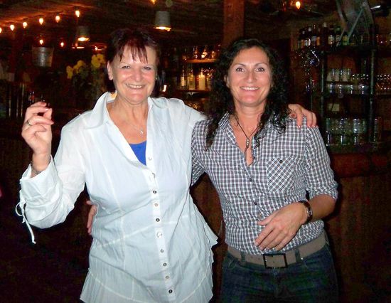 Helga und Susi beim Westernabend
