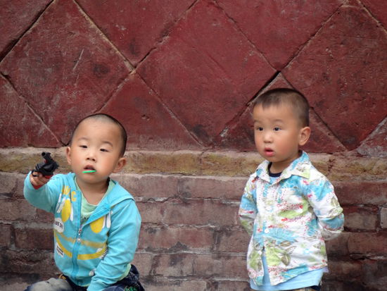 ... und natürlich bewaffnet.