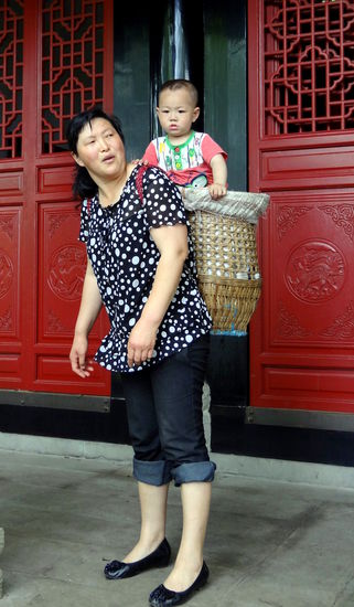 ..oder so. Bei dieser Dame waren wir uns aber nicht so sicher, ob es nicht die Mutter war.