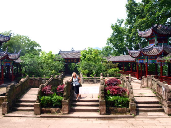 Wir haben keine Angst vor bösen Geistern. 