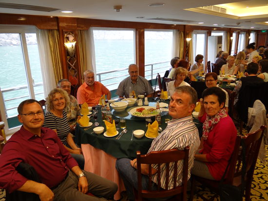 Abendessen mit netten Urlaubsbekannten am Schiff