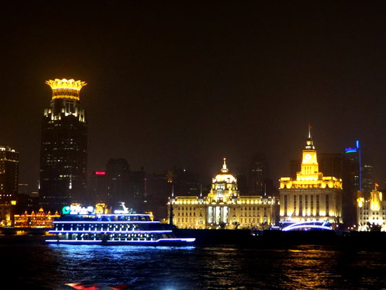 ...und die Schiffe blinken und leuchten mit.