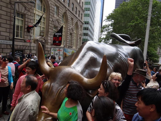 Den zu berühren soll Reichtum bringen.