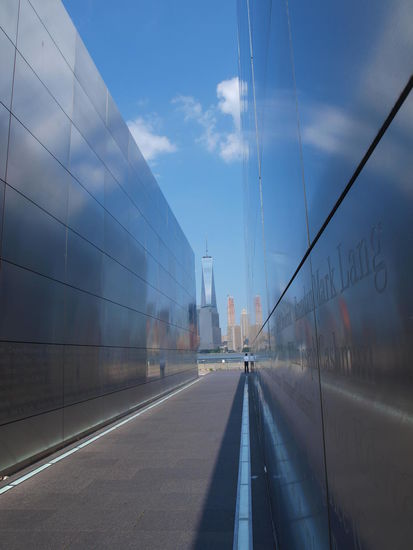 In New Jersey steht übrigens auch ein 9/11 Memorial