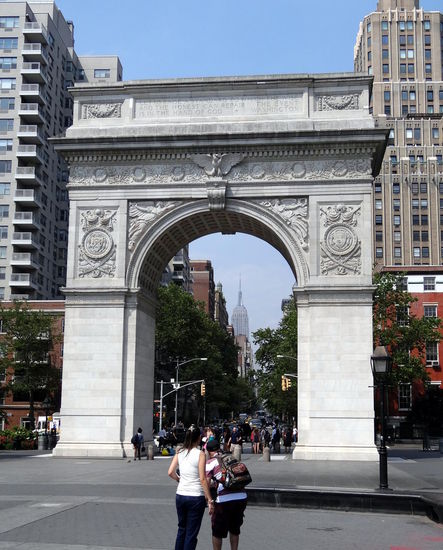 ... und im Hintergrund...