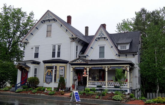 Baustil der Häuser in Littleton, New Hampshire. Hübsches Örtchen.