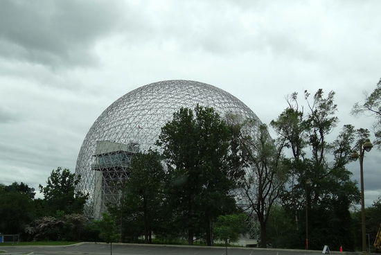 Überbleibsel von der Weltausstellung. Amerikanisches Pavillon.