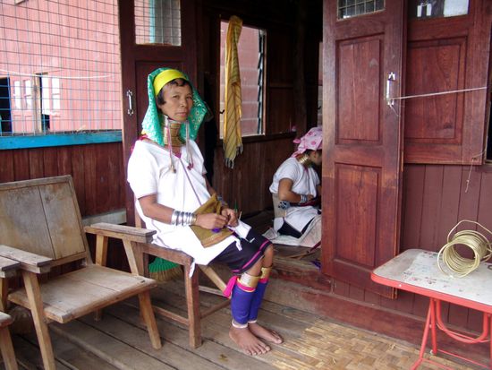 Padaung Frau