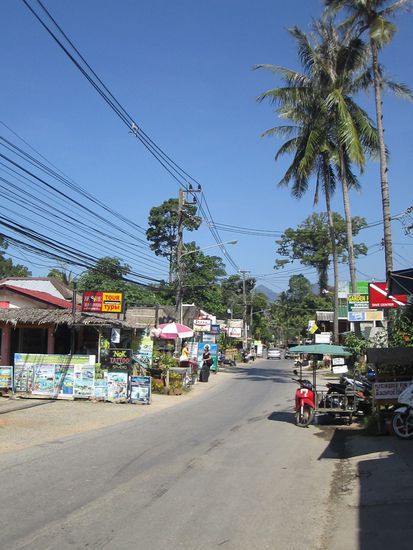 Die Hauptstrasse von Kae Bae.