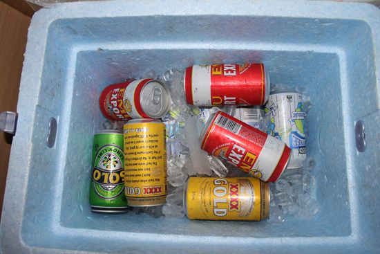 Ganz wichtig: Immer kühle Getränke in unserem ESKI.......