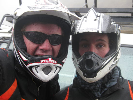 Voellig durch die beiden, sowohl was die ehemals trockene Kleidung angeht, als auch die geistige Frische