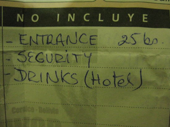 Nicht inklusive im Preis:
Eintritt in den Nationalpark, ok, kann ich verstehen. 
Drinks im Hotel, na gut, Wasser gibts da gratis. 
Aber Security? hm, will ich das wirklich?