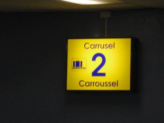 das erste Mal, das ich mein Gepaeck vom Kinder-Karussel abholen musste, anstatt vom Gepaeckband