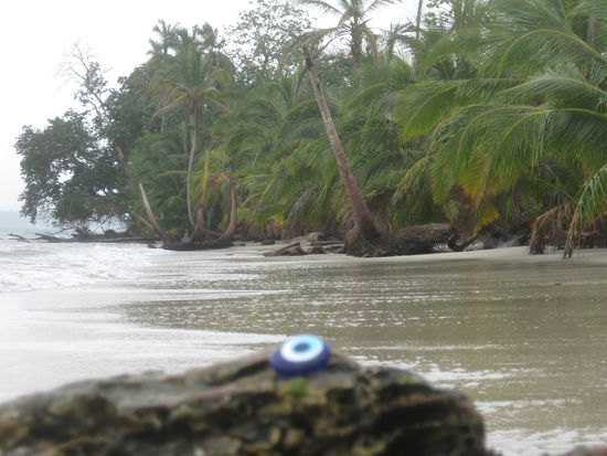 bin ganz schoen neidisch auf den Stein, was der mittlerweile fuer geile Orte gesehen hat, ohne sich auch nur einen Meter selbst bewegt zu haben. Respekt!