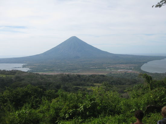 aus dieser kleinen spitze da oben ist alles rausgekommen, was darunter liegt! kaum zu glauben oder?!