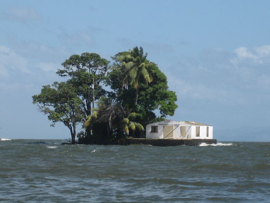 ein Geburtstags- oder Liebes-Wochenende auf so einer Insel haette schon was, allerdings muesste man dann vielleicht ein kleines Dach mitbringen...