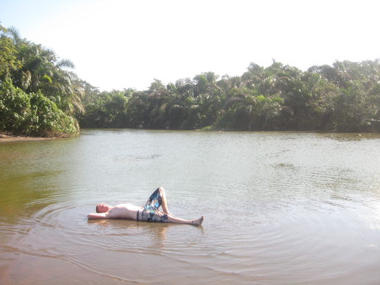 ich alten tief-religioesen Heini hab den Meister sogar noch uebertroffen und kann auf dem Wasser liegen! Alles, was man braucht ist die Faehigkeit des "extreme chilling"