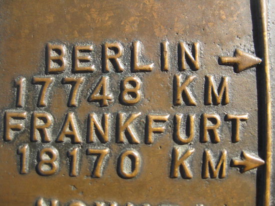 Obwohl das Trampen hier so gut geklappt hat, waer das doch ein bisschen Viel des Guten und ob man auf Schiffen trampen kann, hab ich noch nicht ausprobiert...