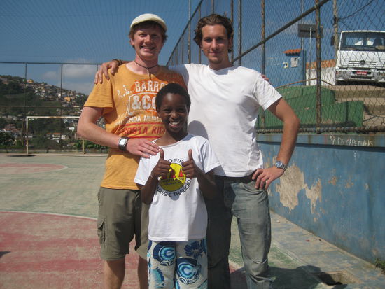 na gut, die Konkurrenz war nicht ganz unser Alter, aber immerhin brasilianische Ballkuenstler!