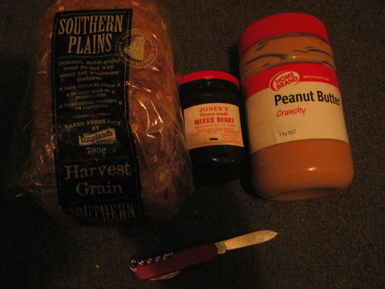 "unser taeglich Brot und Erdnussbutter gib uns heute..."