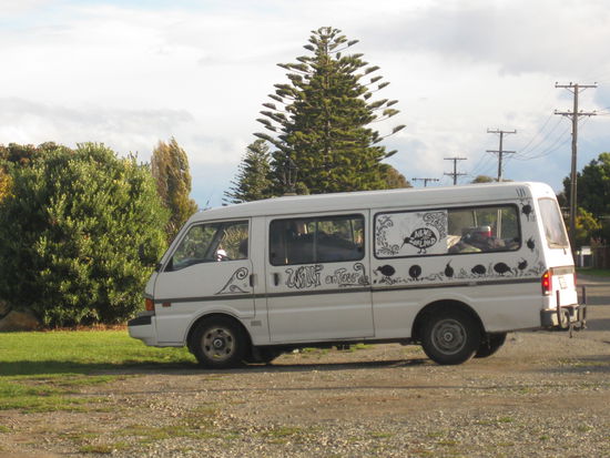 Teil 2 - Die Rueckkehr des Wohnwagens (diesmal in der abgespeckten Version, schliesslich muessen wir nach der Wirtschaftskrise alle den Guertel enger schnallen...)