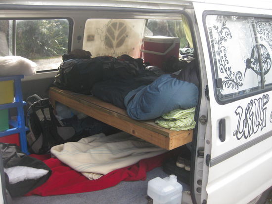 Das rot-weiss-schwarze da unten nenn ich mal grossspurig meine "Herberge" 