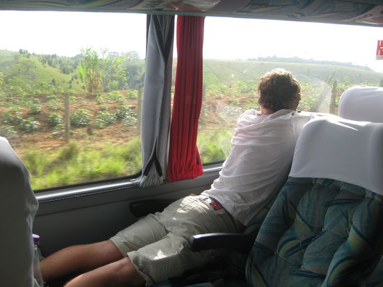 bei den vielen verschiedenen bussen, die wir bestiegen haben, kam manch einer zwischendurch schon mal mit der fahrt- und sitzrichtung durcheinander, aber wir sind immer angekommen 