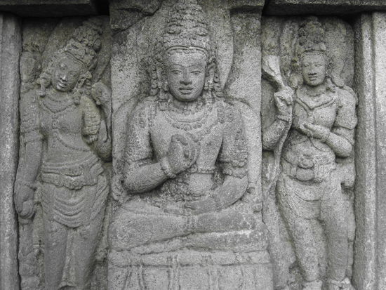 da isse, wie in Stein gemeisselt 