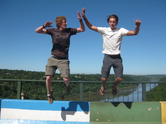 Zu guter Letzt noch ein Eindruck, wie es sich anfuehlt, in Suedamerika in ein anderes Land einzureisen!