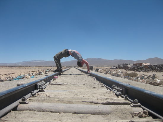 Genau so stelle ich mir die Wueste vor: Schienen, die seit Jahrhunderten kein Zug mehr befahren hat