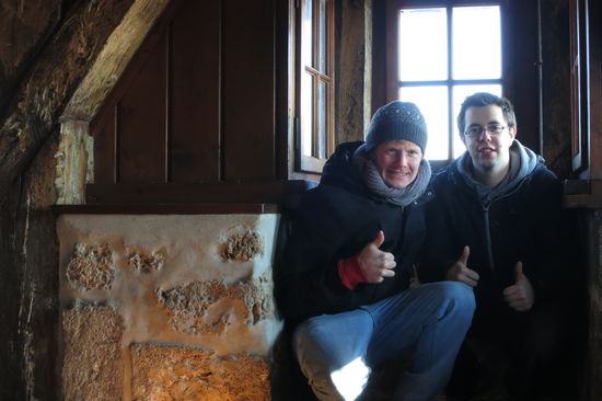 zwei Jungs auf wilder Fahrt: ohne Plan aber dafür mit guter Laune 