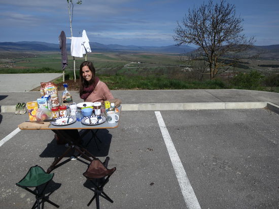 Frühstücksbuffet im Freien, es lebe das wild campen! 