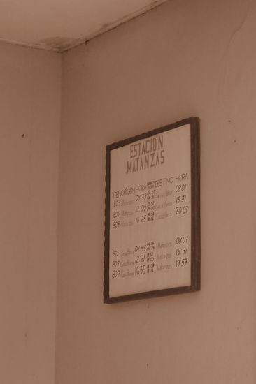 Der klassisch-flexible Whiteboard-Fahrplan tut auch im Bahnhof seinen Dienst